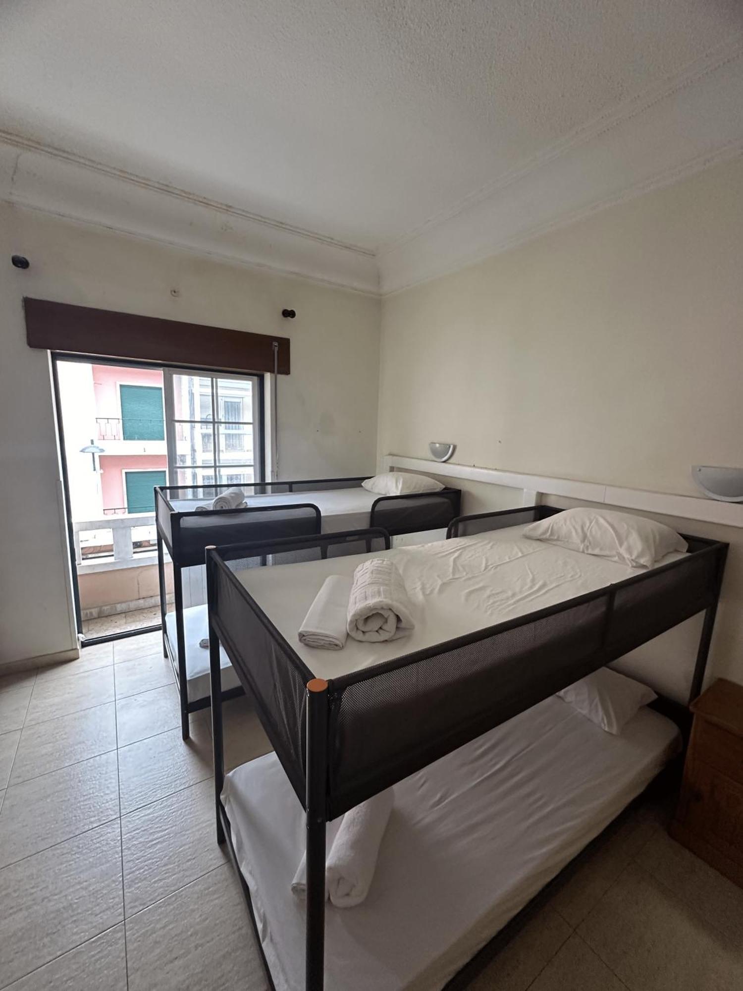 Guest In Ninho Apartment Lisbon Bagian luar foto